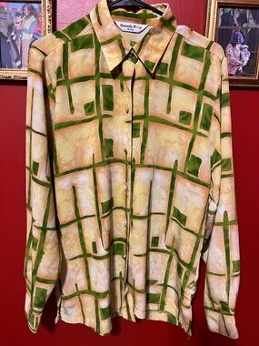 Men's Green & Cream Geometric Button-Up Shirt